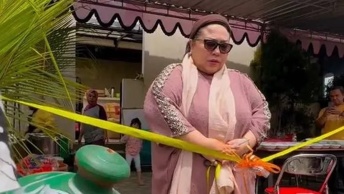 Warung Nunung di Solo Sepi Pembeli, Sisa Makanan Dibagikan ke Tukang Becak dan Tukang Parkir